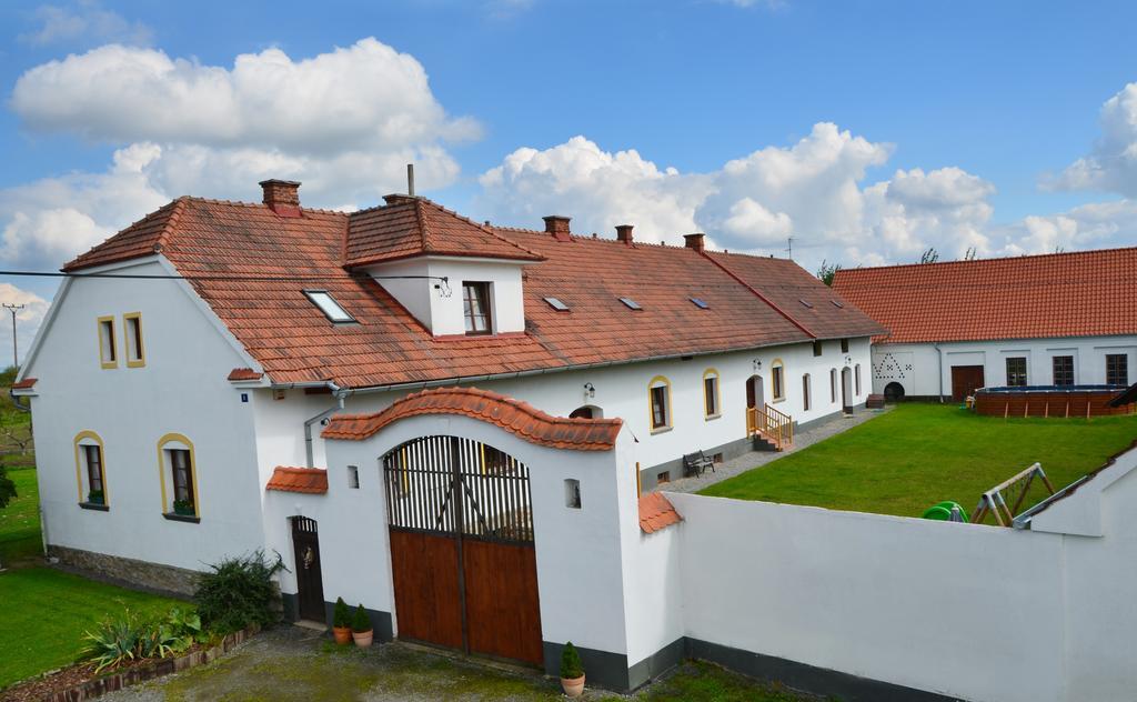 Ferienwohnung Blazkuv Statek Malsice Exterior foto