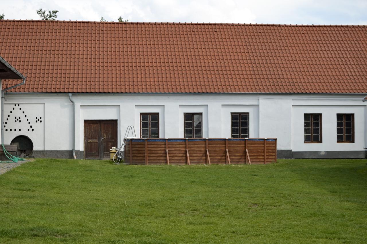 Ferienwohnung Blazkuv Statek Malsice Exterior foto