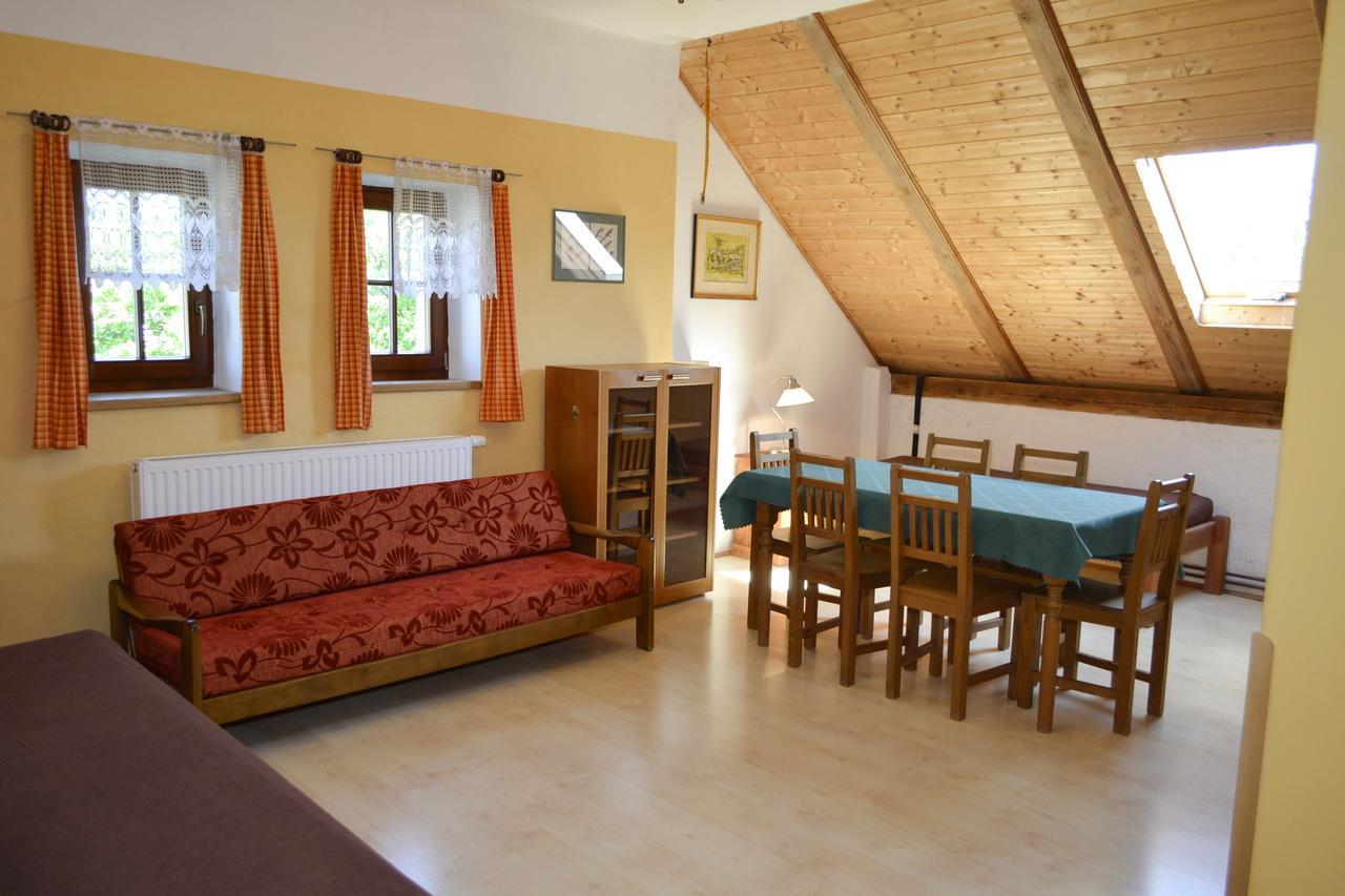 Ferienwohnung Blazkuv Statek Malsice Exterior foto